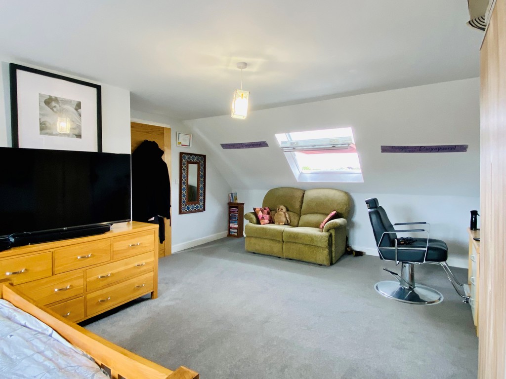 4 bed house for sale in 2 Micawbers Mews 11