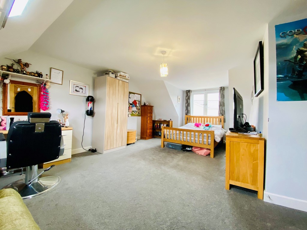 4 bed house for sale in 2 Micawbers Mews  - Property Image 13