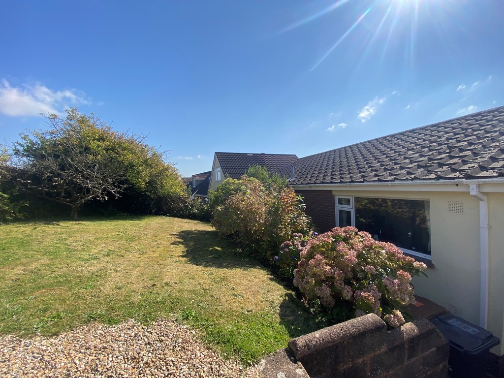 3 bed bungalow for sale in Okefield Road  - Property Image 8