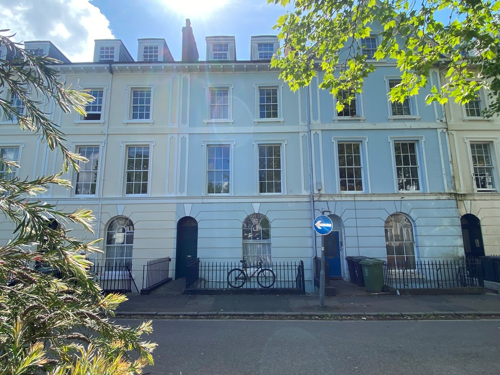 2 bed flat for sale in Richmond Road, Exeter, EX4