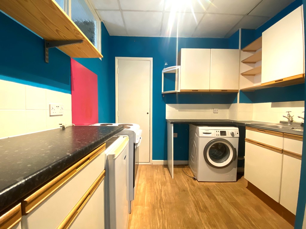 2 bed flat for sale in Richmond Road, Exeter  - Property Image 9