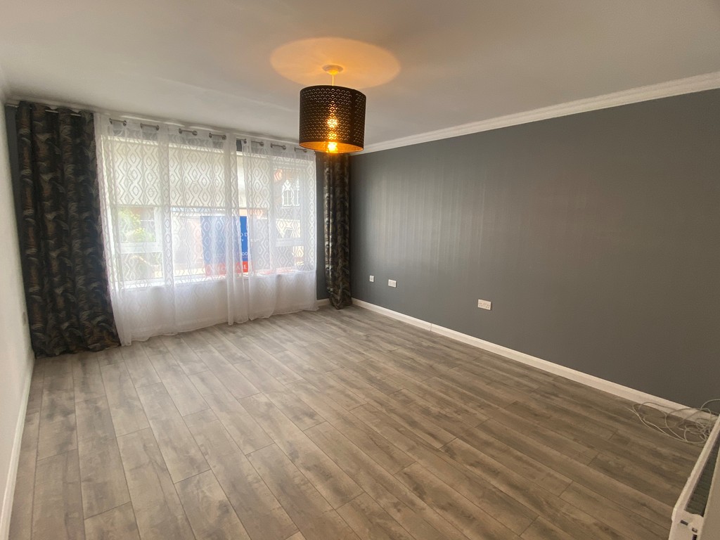 2 bed flat for sale in Flat E, 27 Well Street  - Property Image 2