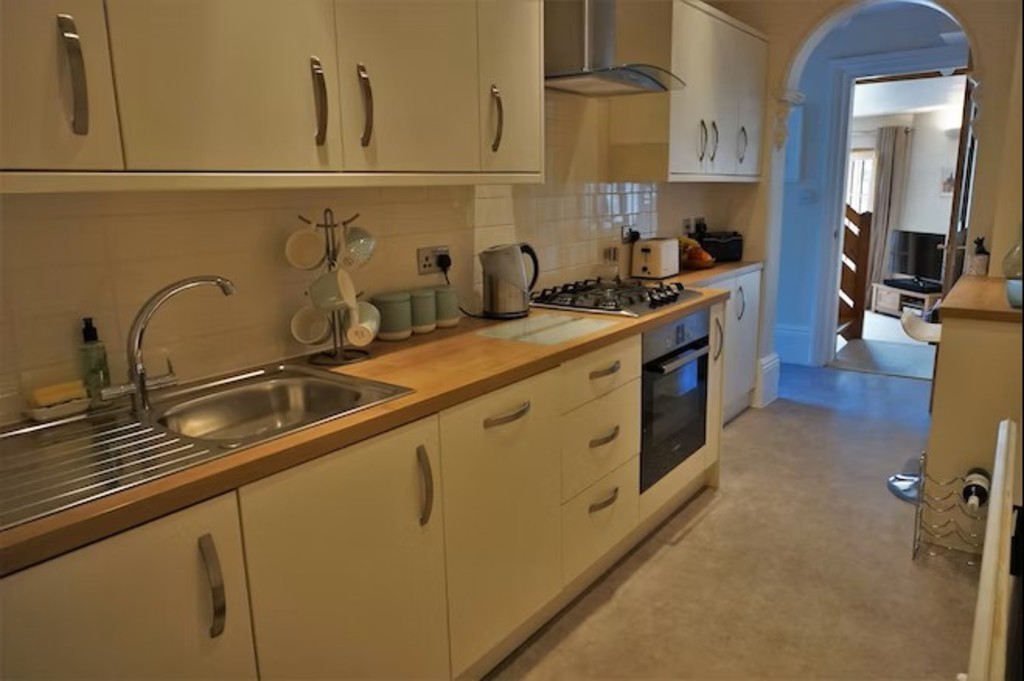 2 bed flat for sale in Union Road, Exeter 5