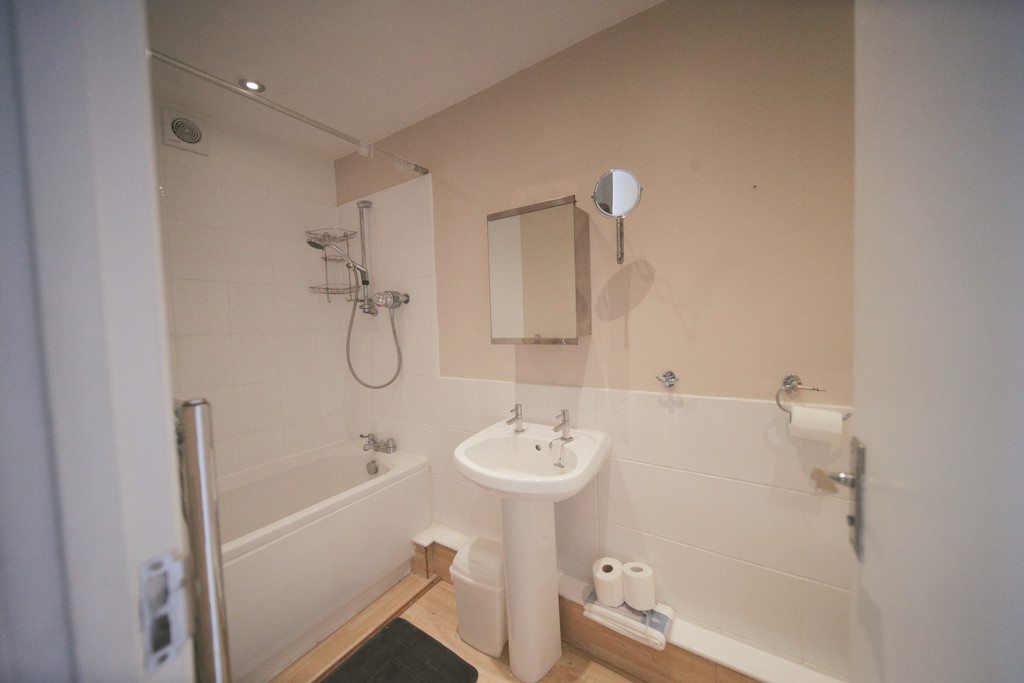 2 bed flat for sale in Union Road, Exeter 7