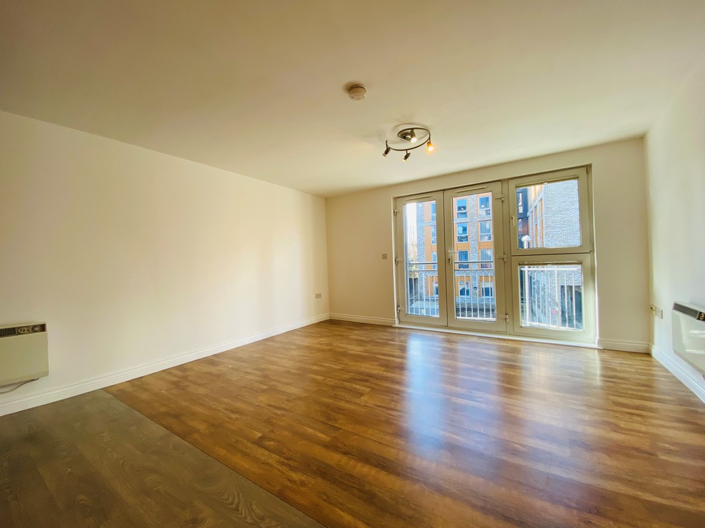 1 bed flat for sale in Marcus House, New North Road 4