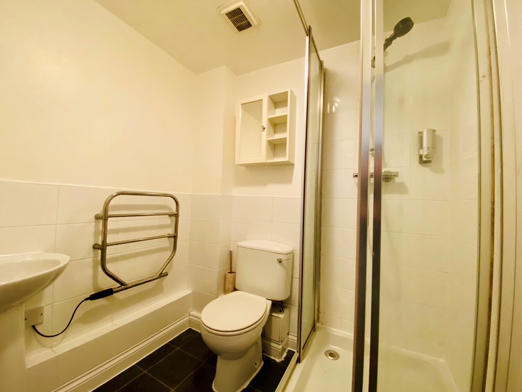 1 bed flat for sale in Marcus House, New North Road 5