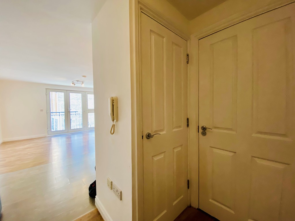 1 bed flat for sale in Marcus House, New North Road  - Property Image 9