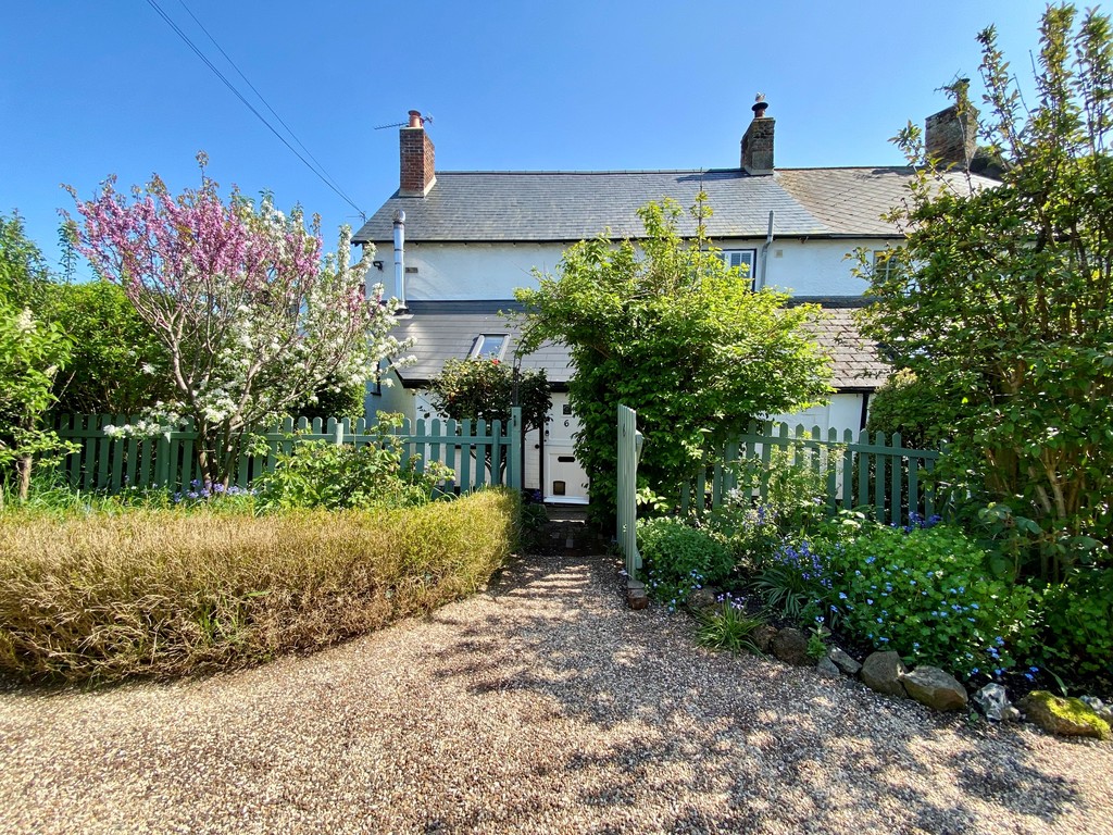 2 bed house for sale in Chapel Road, Alphington, Exeter  - Property Image 2