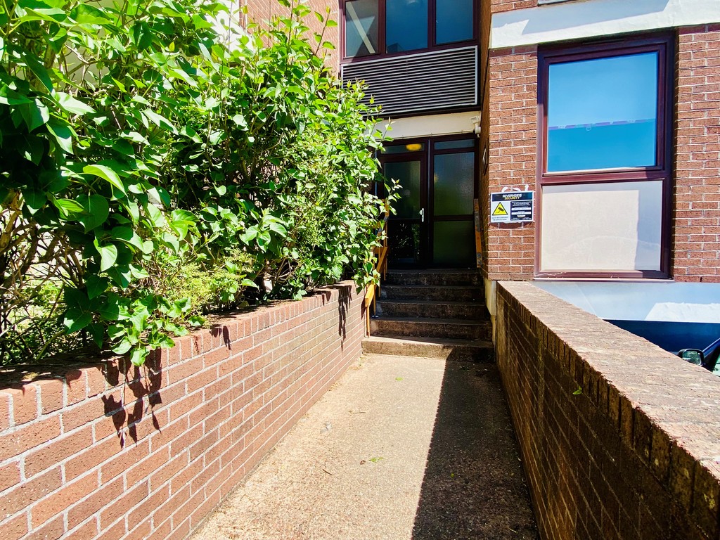 2 bed flat for sale in Belmont House, Silver Lane  - Property Image 11