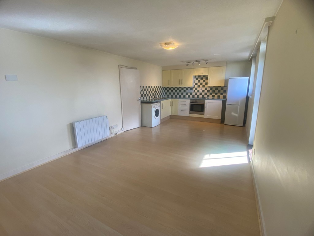 2 bed flat for sale in Belmont House, Silver Lane 3