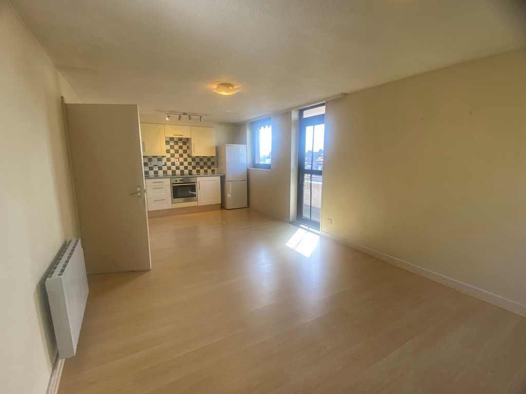 2 bed flat for sale in Belmont House, Silver Lane  - Property Image 5