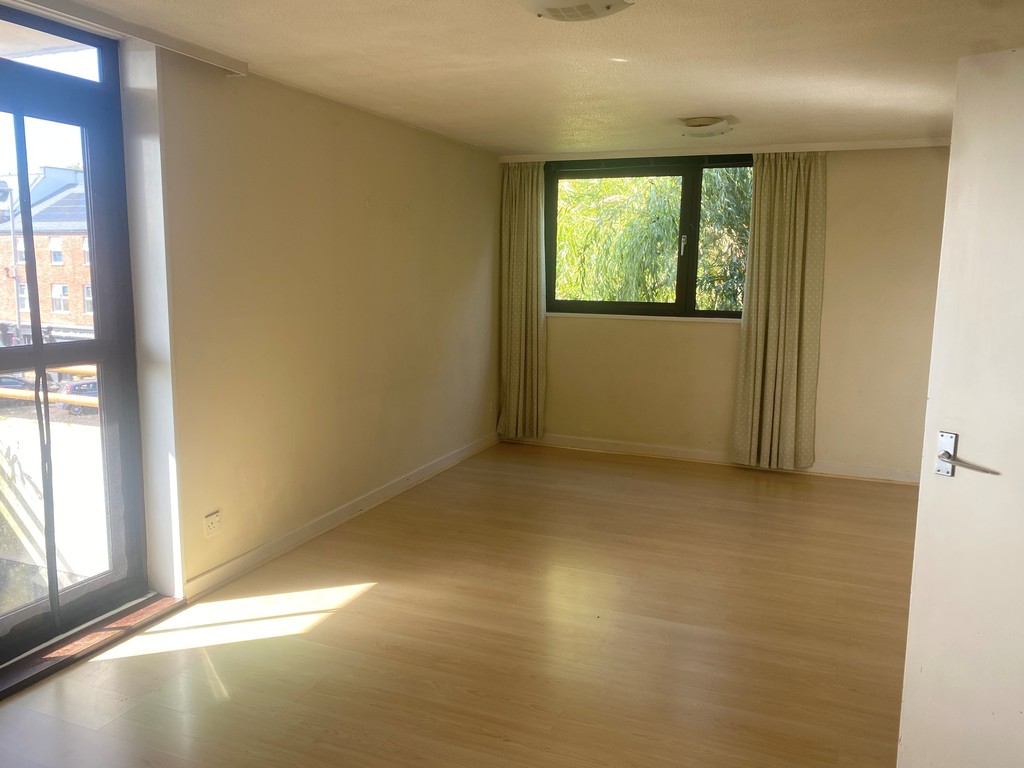 2 bed flat for sale in Belmont House, Silver Lane 6