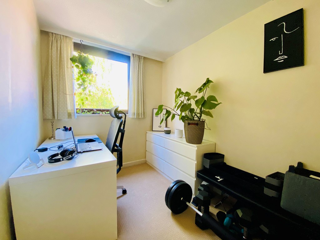 2 bed flat for sale in Belmont House, Silver Lane  - Property Image 8