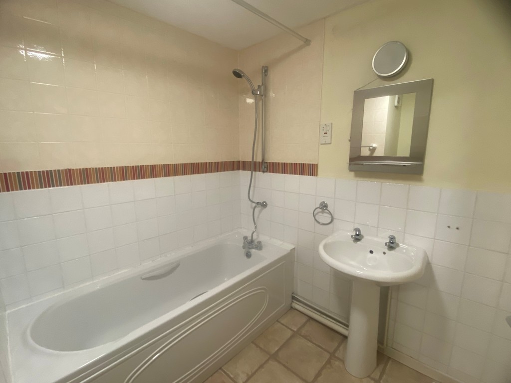 2 bed flat for sale in Belmont House, Silver Lane 9