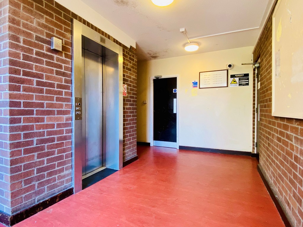 2 bed flat for sale in Belmont House, Silver Lane 9