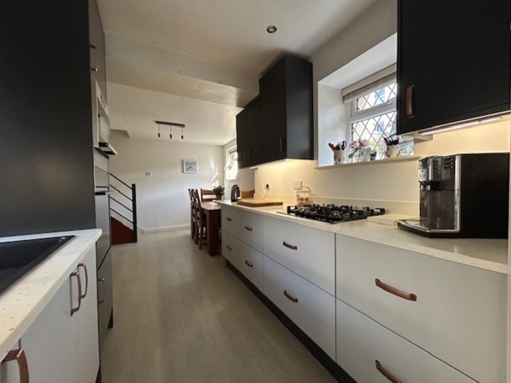 3 bed house to rent in Daimonds Lane, Teignmouth 3