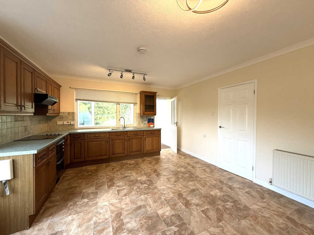 3 bed bungalow to rent in Morchard Bishop  - Property Image 5