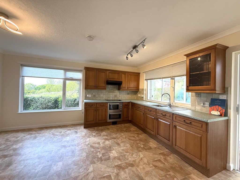 3 bed bungalow to rent in Morchard Bishop  - Property Image 6