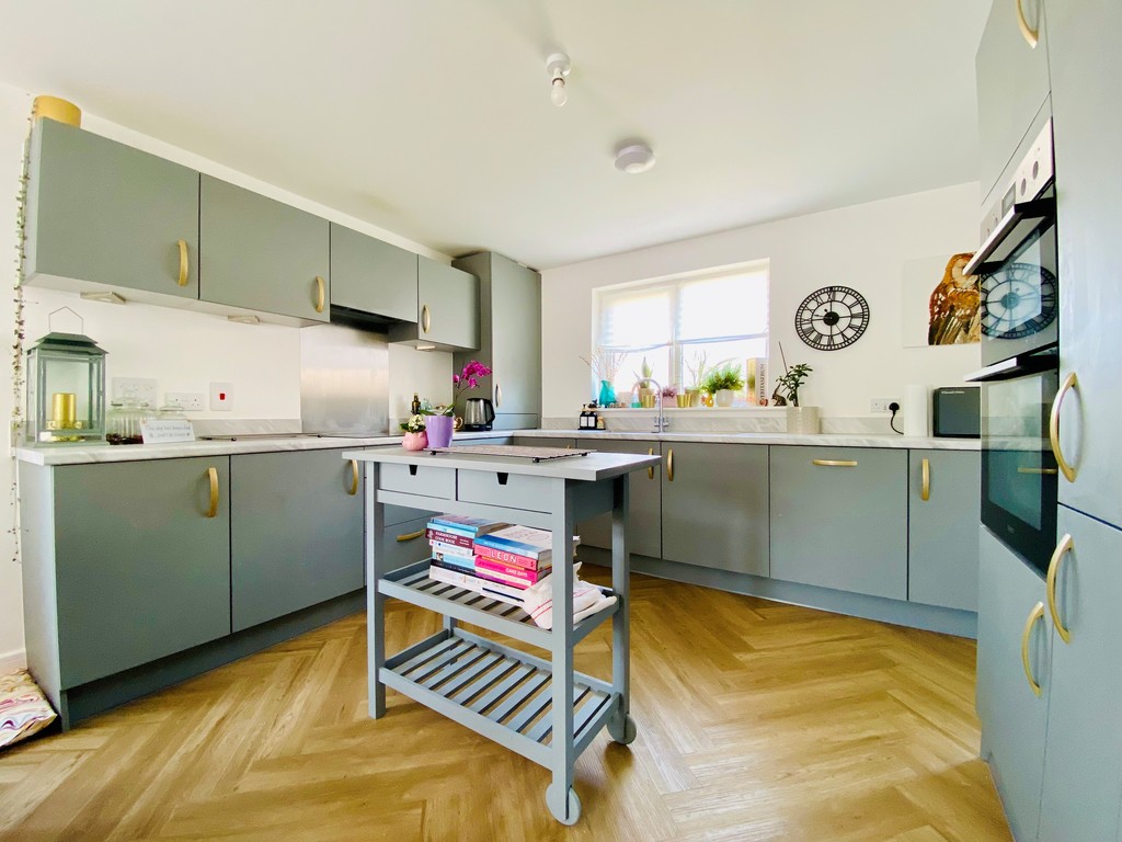 4 bed house for sale in Calves Close, Cranbrook, Exeter  - Property Image 3