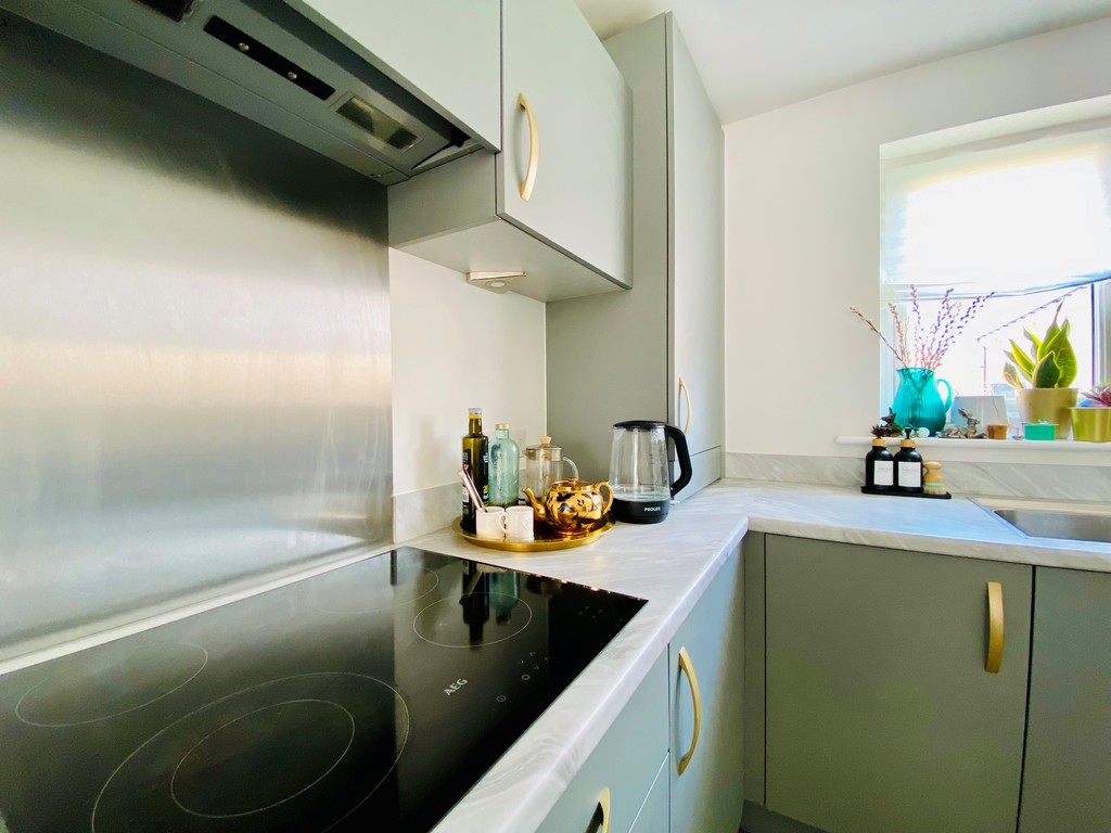 4 bed house for sale in Calves Close, Cranbrook, Exeter  - Property Image 5