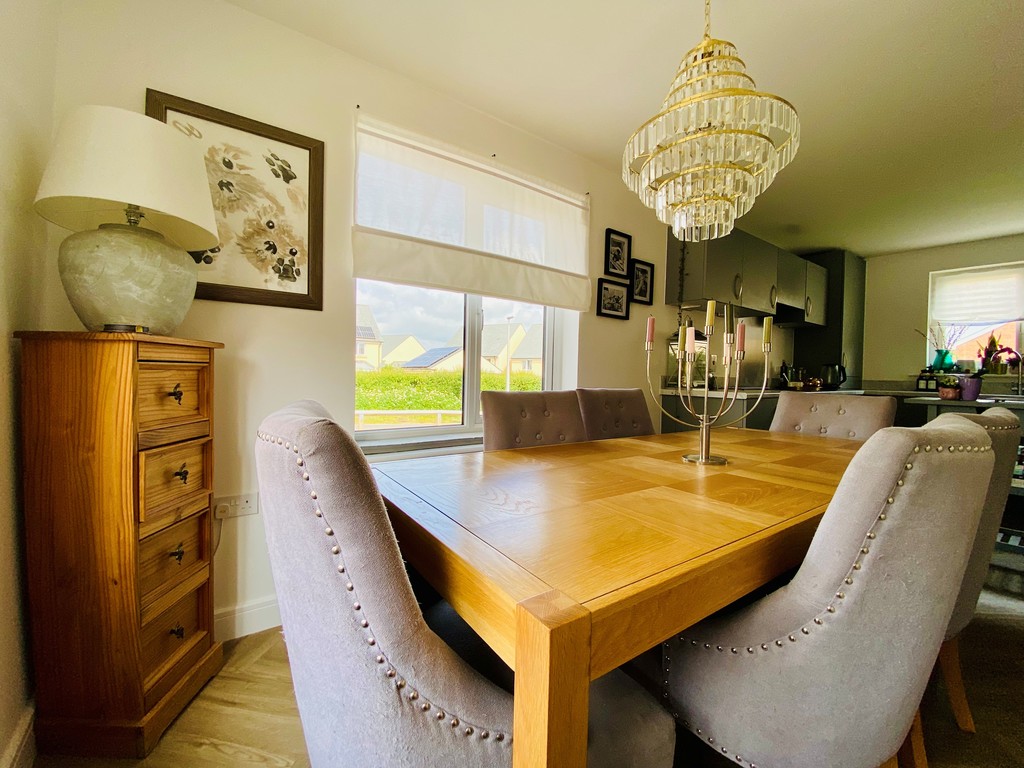 4 bed house for sale in Calves Close, Cranbrook, Exeter 8