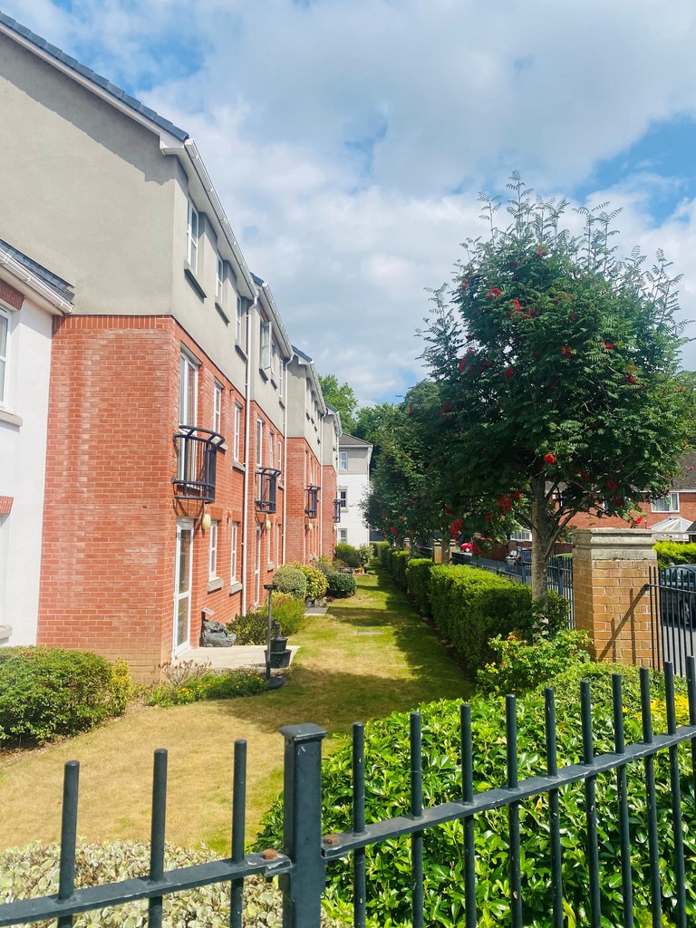 1 bed flat for sale in Butts Road, Exeter  - Property Image 4