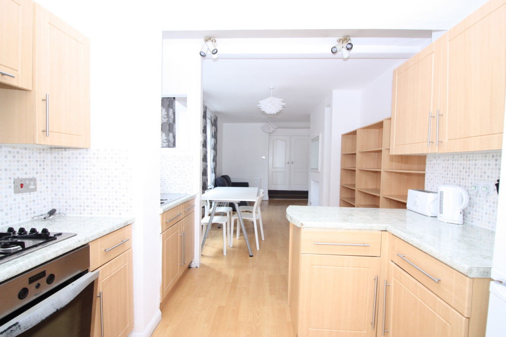 2 bed flat for sale in Ground Floor Flat 33 St Johns Road  - Property Image 4