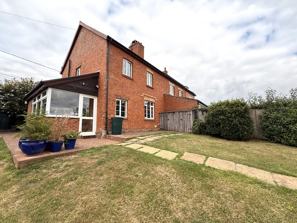 3 bed house to rent  - Property Image 1