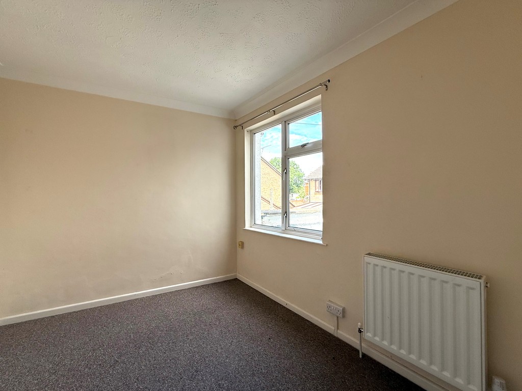 3 bed flat to rent  - Property Image 9