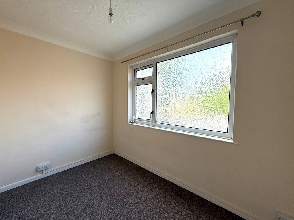 3 bed flat to rent  - Property Image 10