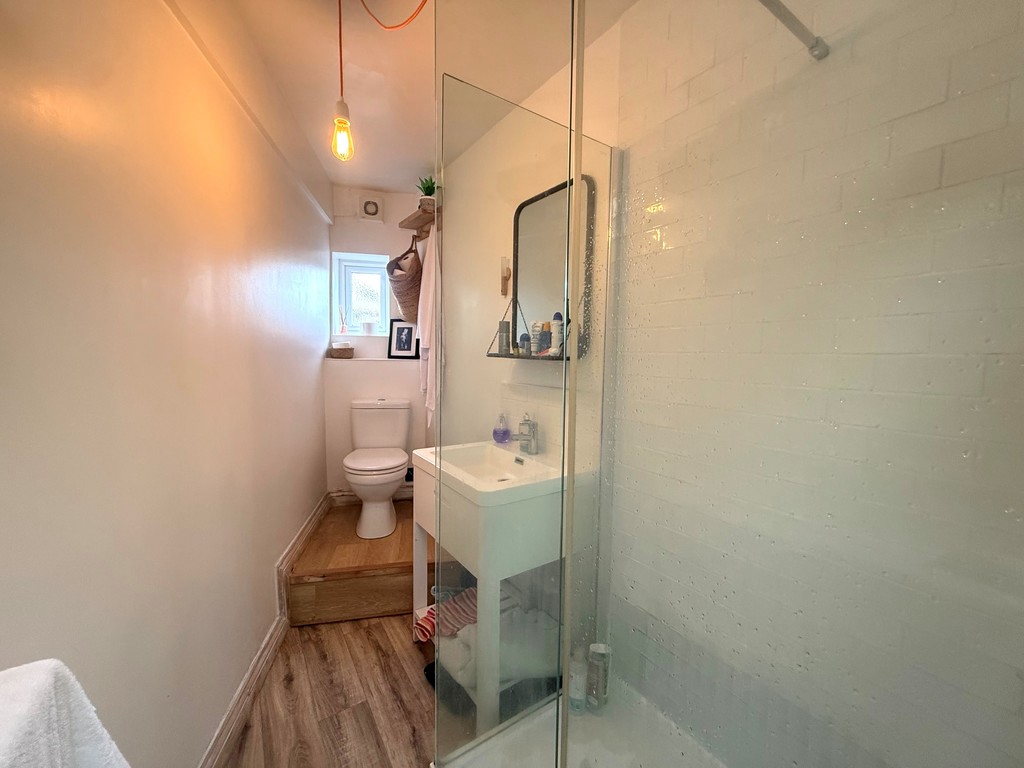 2 bed house to rent 12
