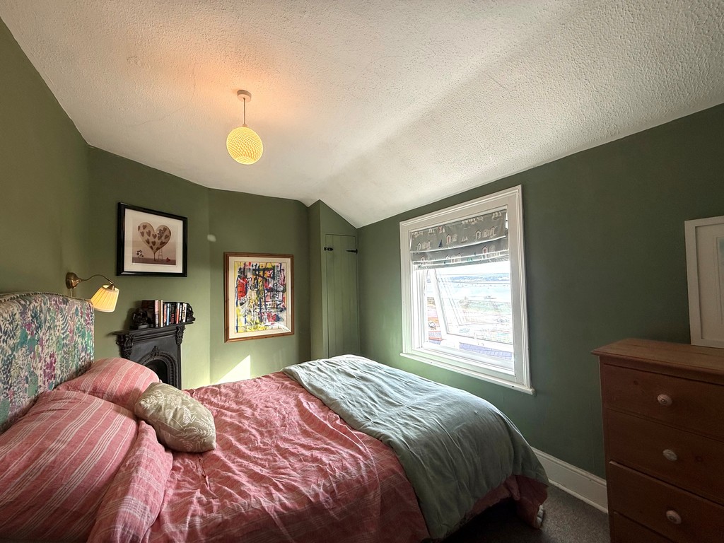 2 bed house to rent  - Property Image 14