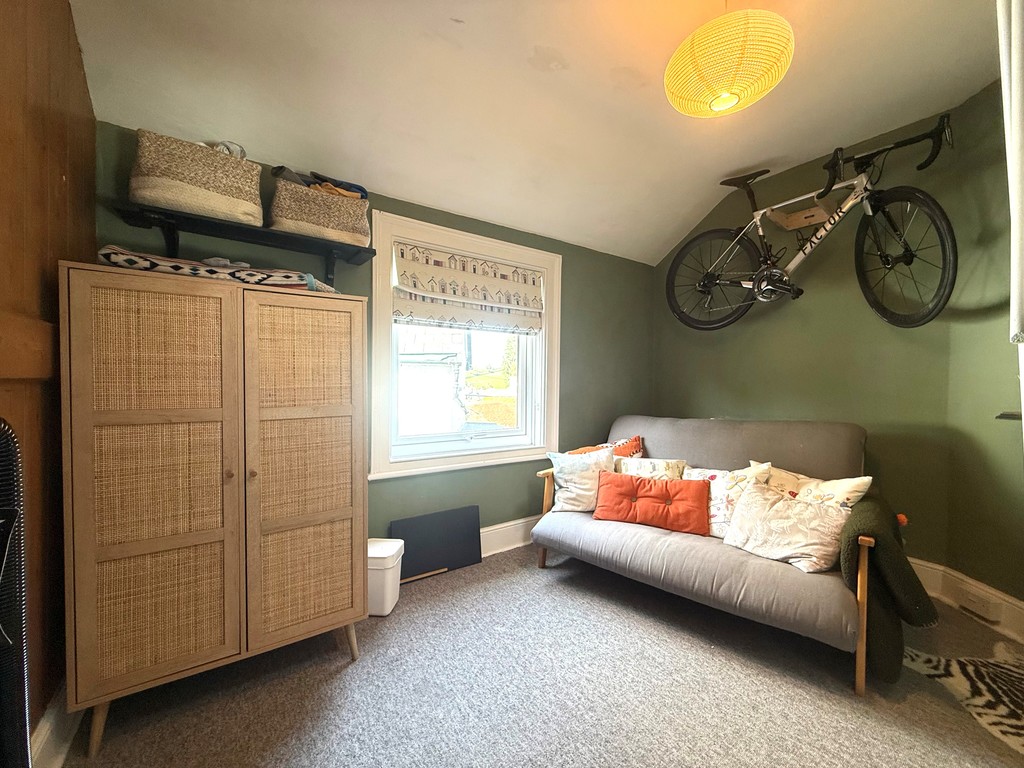 2 bed house to rent 18