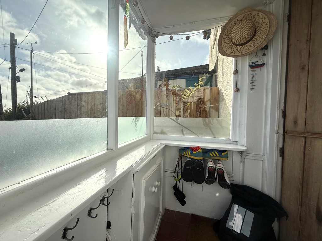 2 bed house to rent  - Property Image 20