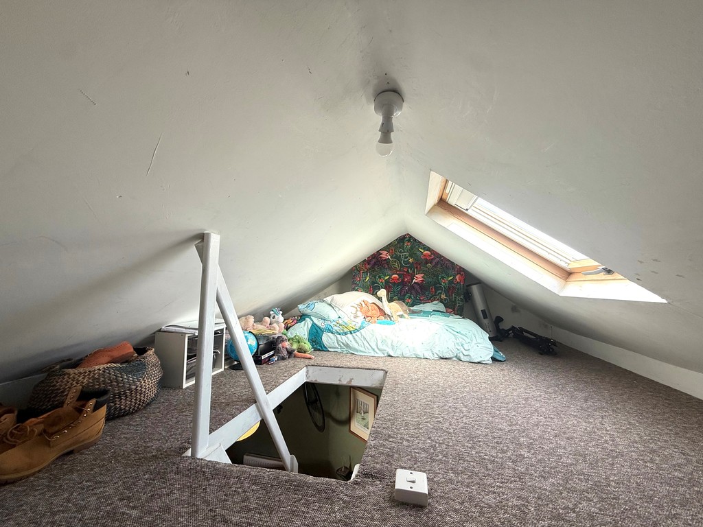 2 bed house to rent  - Property Image 22