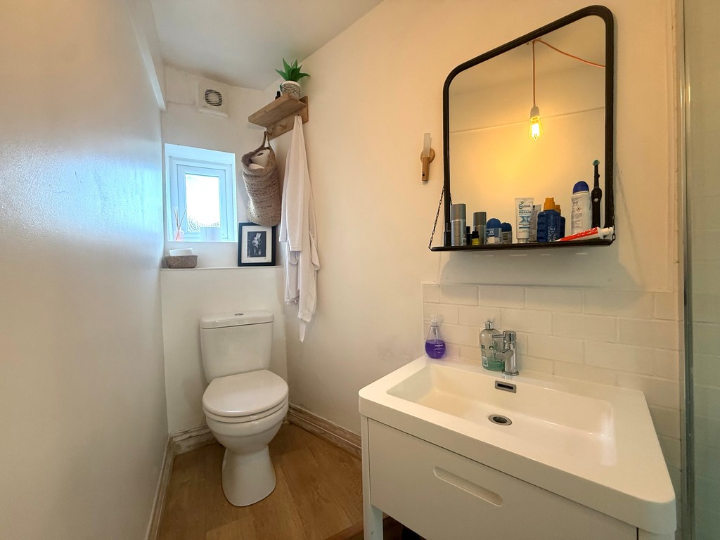 2 bed house to rent 10