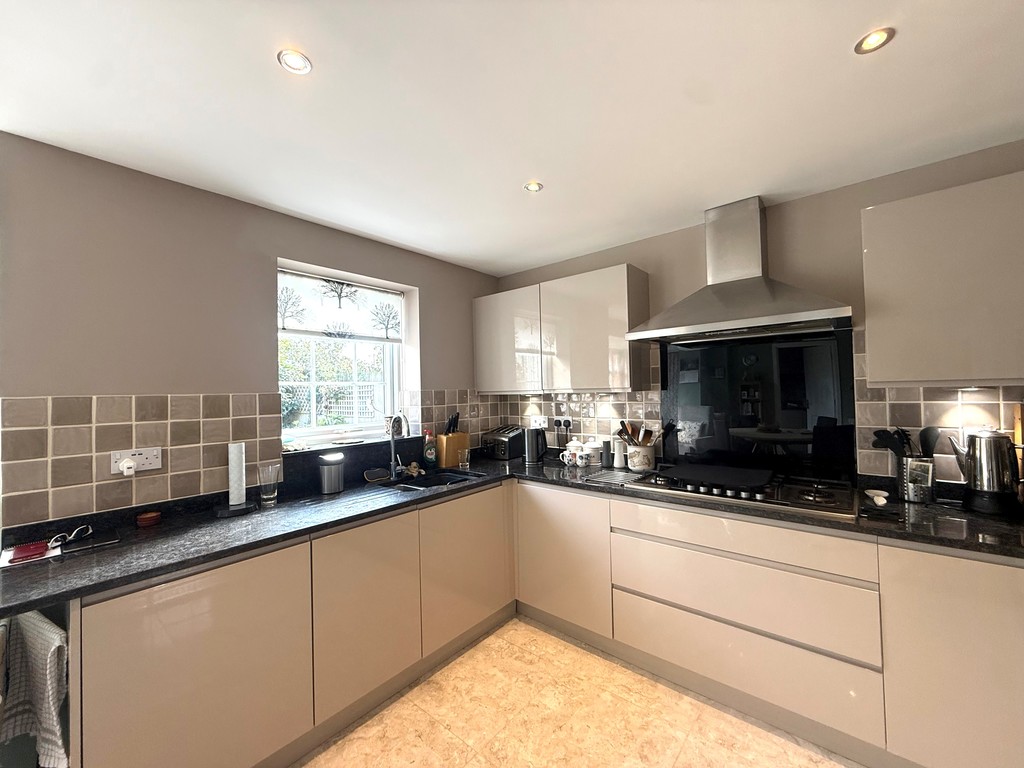 4 bed house for sale  - Property Image 15