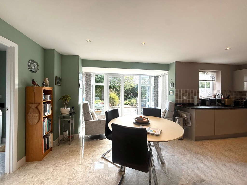 4 bed house for sale  - Property Image 16