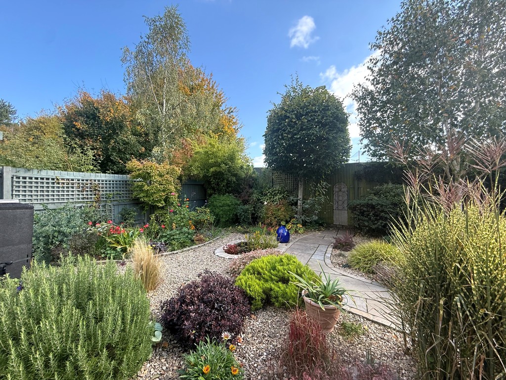 4 bed house for sale  - Property Image 6