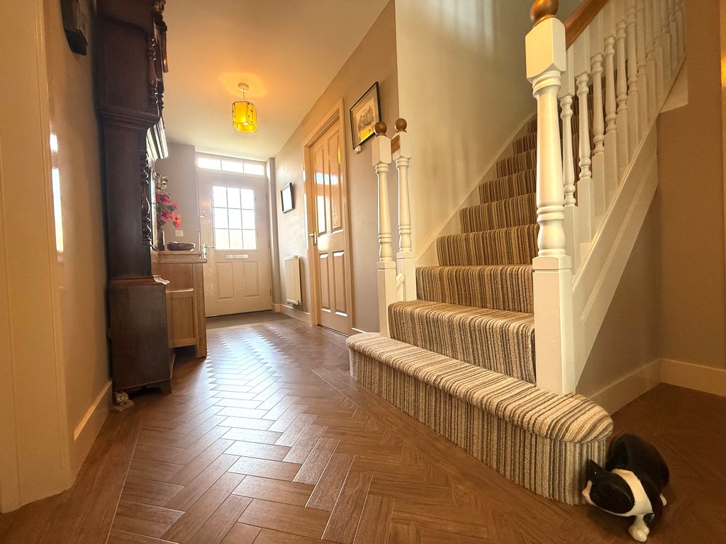 4 bed house for sale  - Property Image 8
