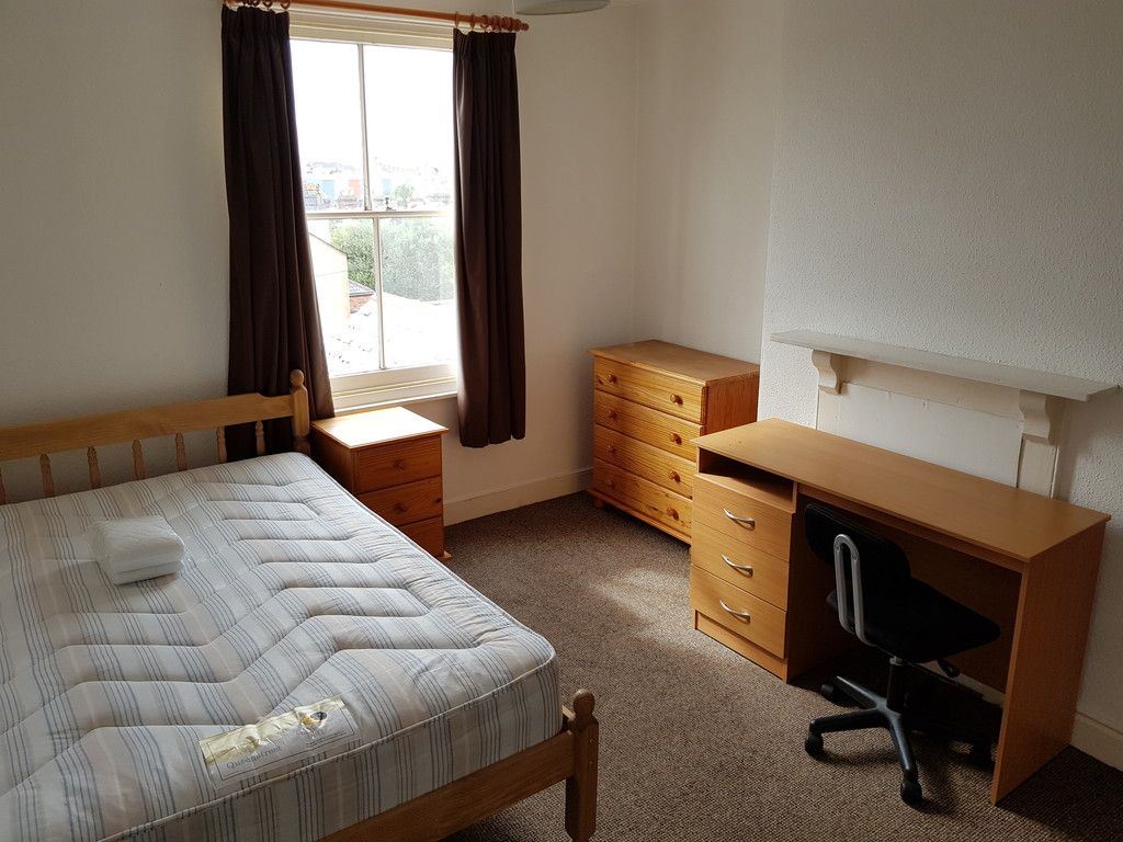 9 bed house to rent in Union Road, Exeter  - Property Image 4