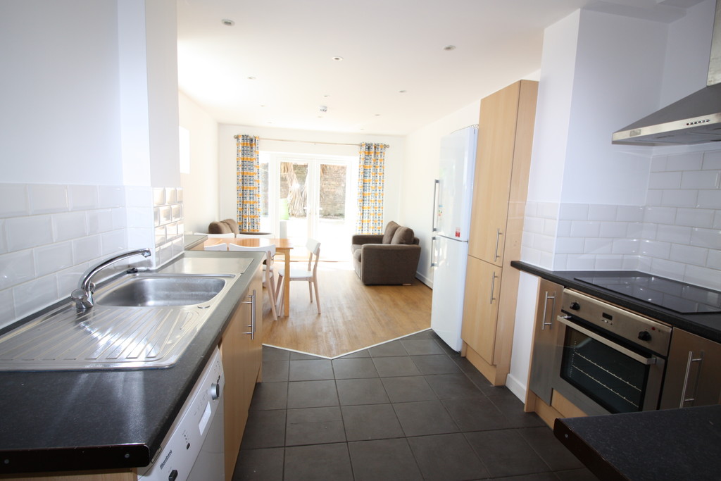 5 bed house to rent in Victoria Street, Exeter 5