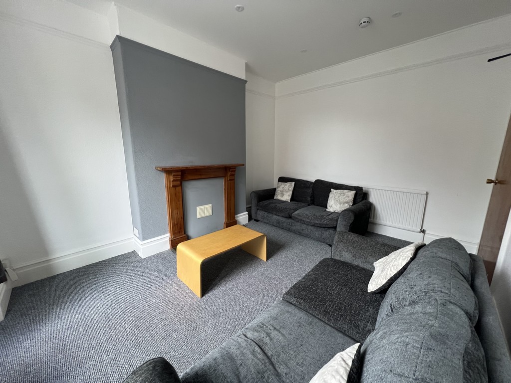 6 bed house to rent in Howell Road, Exeter  - Property Image 2