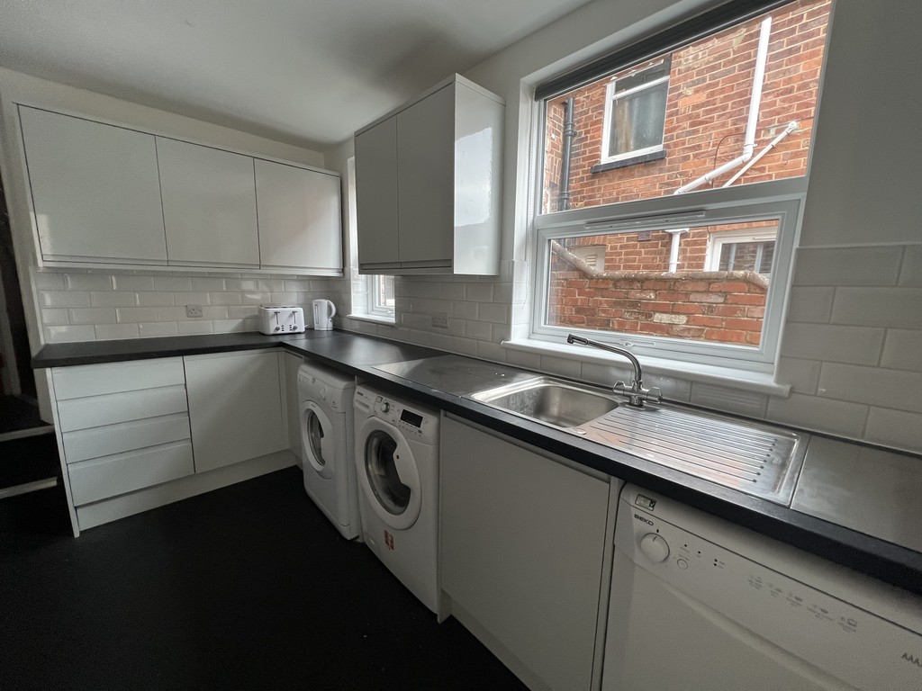 6 bed house to rent in Howell Road, Exeter  - Property Image 5