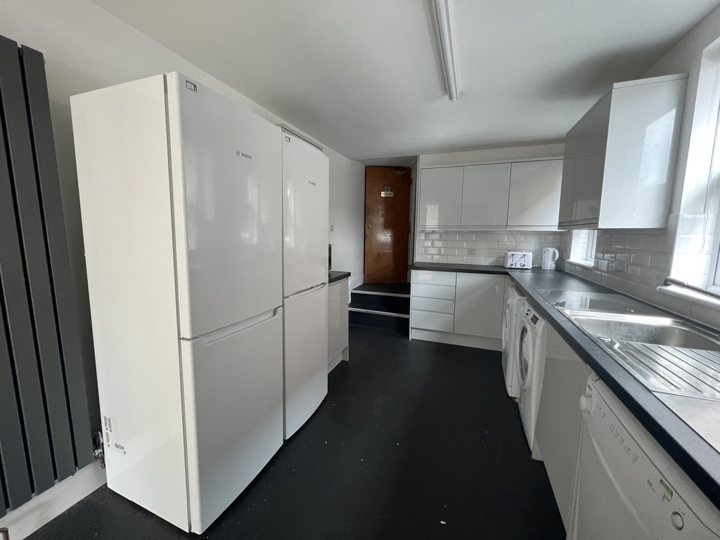 6 bed house to rent in Howell Road, Exeter  - Property Image 6