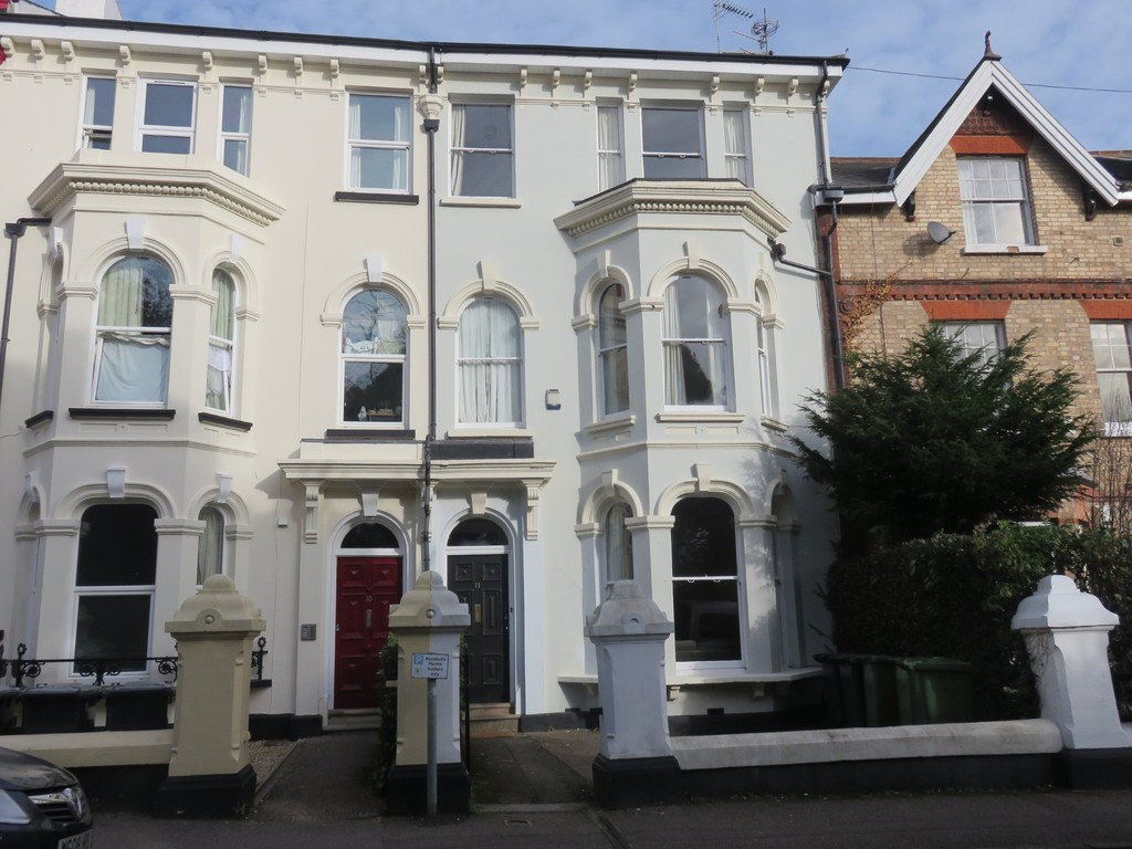 8 bed house to rent in Powderham Crescent, Exeter, EX4