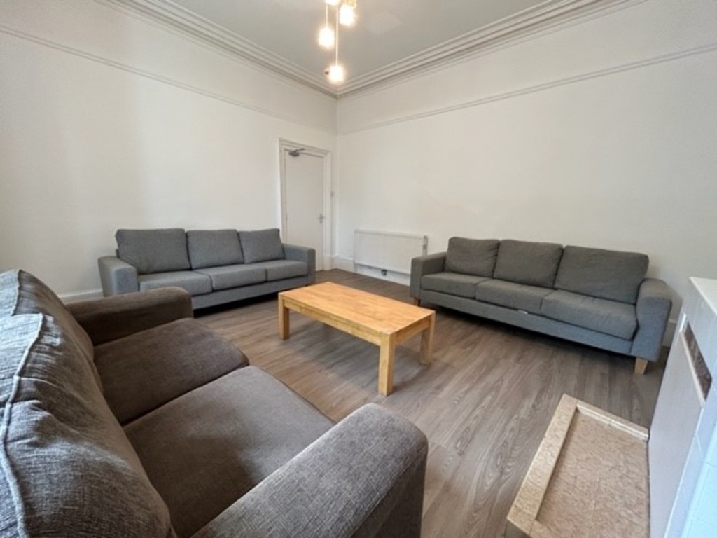 8 bed house to rent in Powderham Crescent, Exeter, EX4