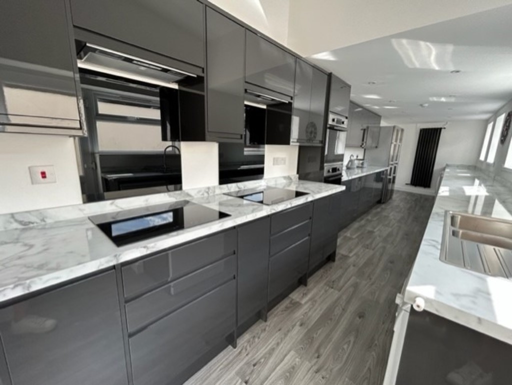 7 bed house to rent in Pennsylvania Road, Exeter  - Property Image 2