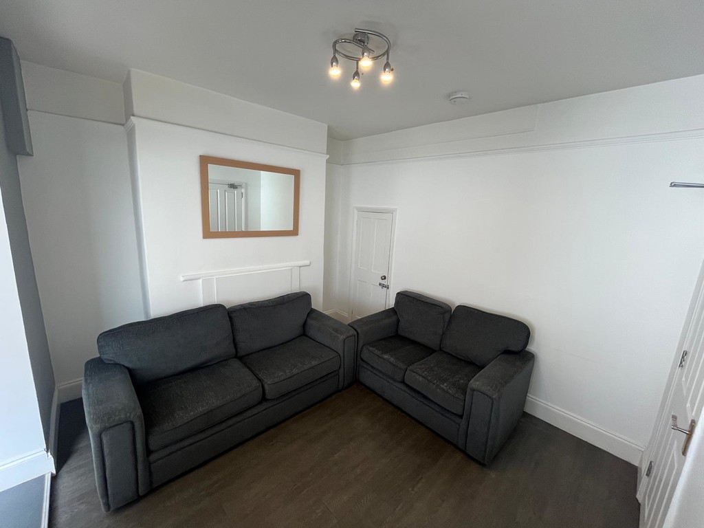 5 bed house to rent in Longbrook Street, Exeter 2