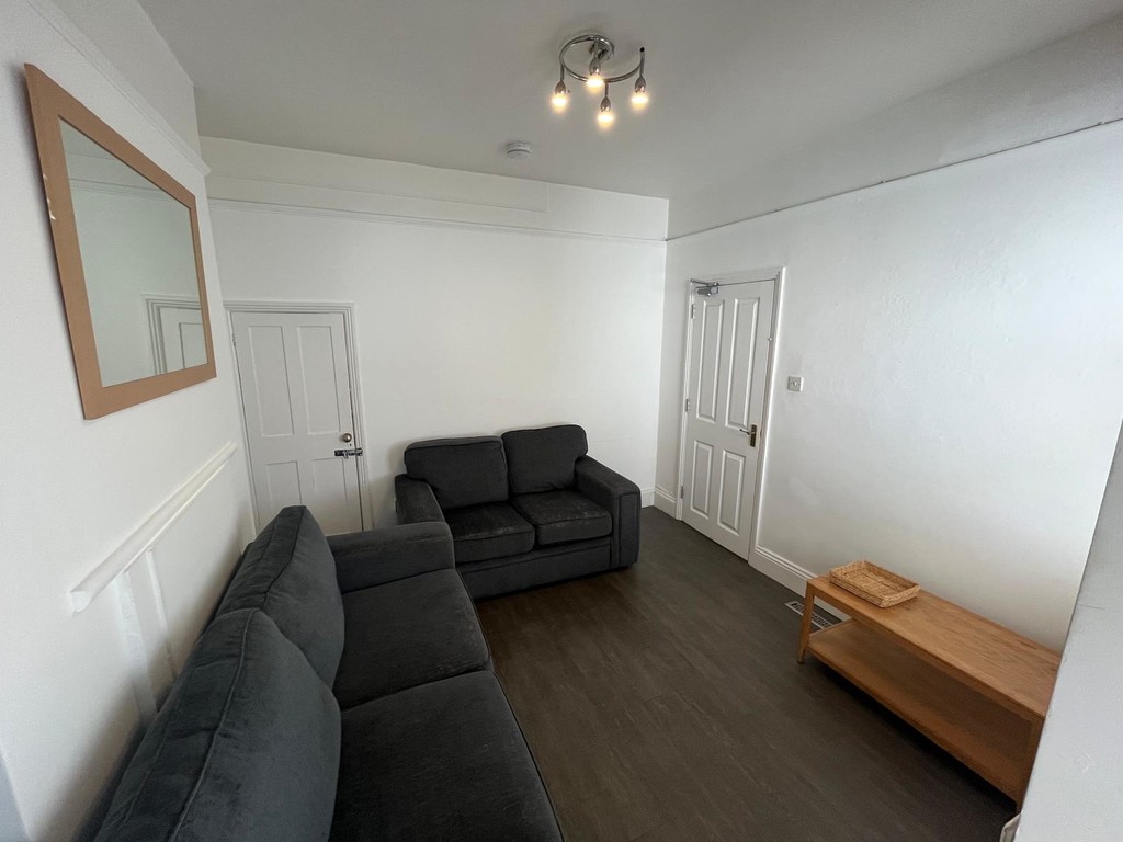 5 bed house to rent in Longbrook Street, Exeter 3